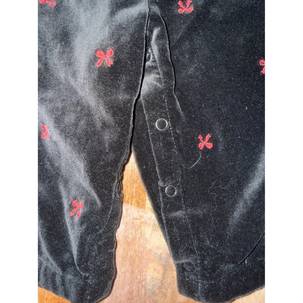 Gymboree Vintage  Girls Black Velvet Red Bow Embroidered Holiday Romper 6-12